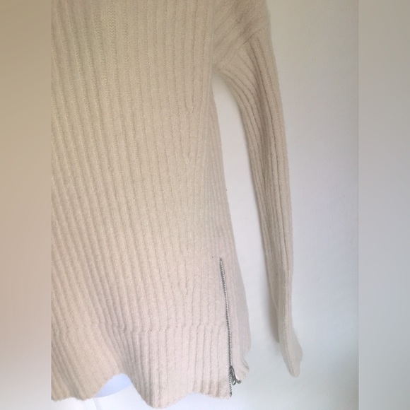Abercrombie and Fitch. Sweater. S. Cream. Zippers on sides. Good shape. - Picture 2 of 6